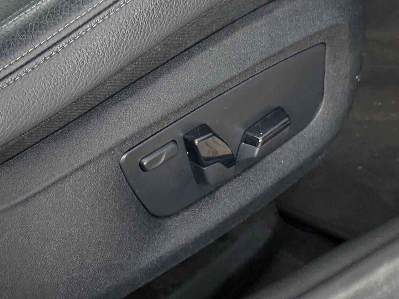 BMW 5 Series thumbnail Misc Controls