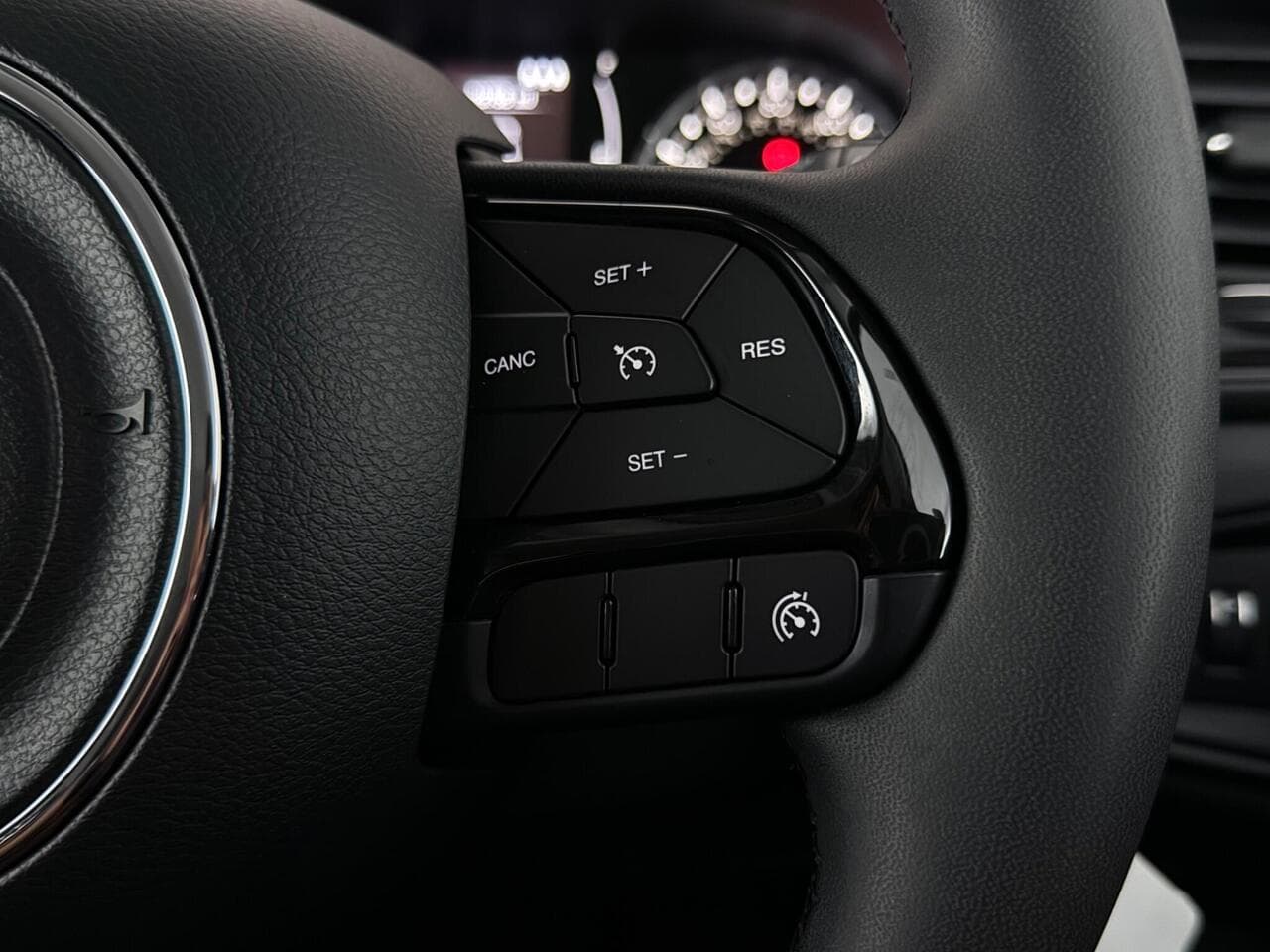 Jeep Renegade thumbnail Misc Controls