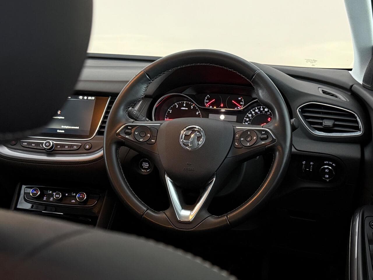 Vauxhall Grandland X thumbnail Steering Wheel