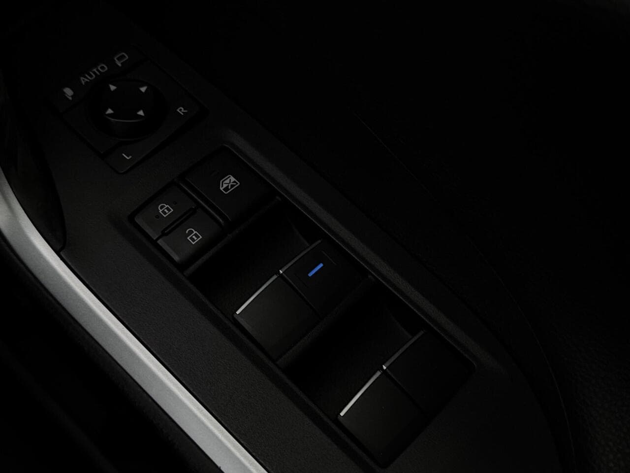 Toyota RAV4 thumbnail Misc Controls