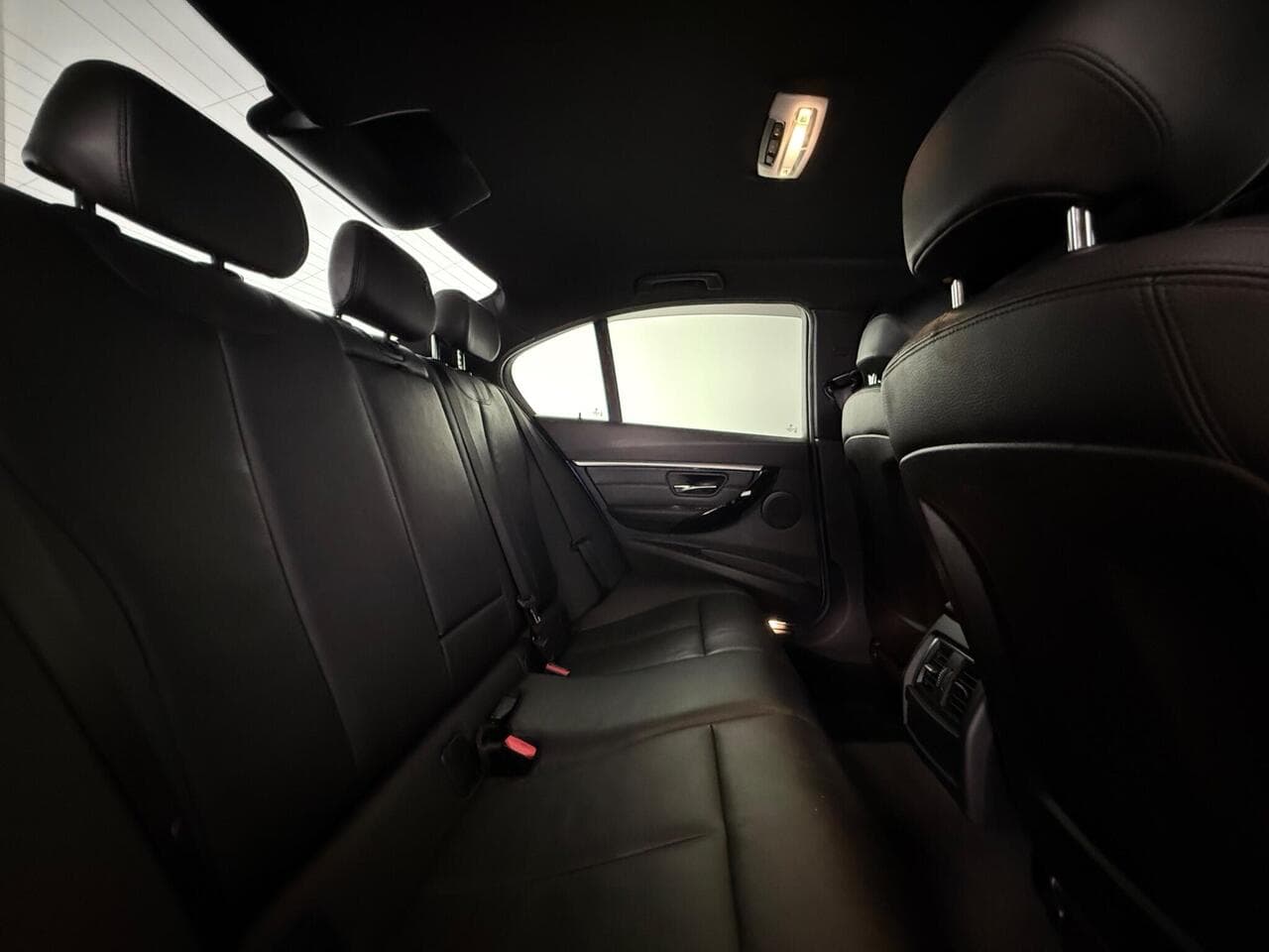 BMW 3 Series thumbnail Seats Rear