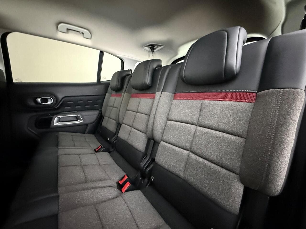 Citroen C5 Aircross thumbnail Seats Rear