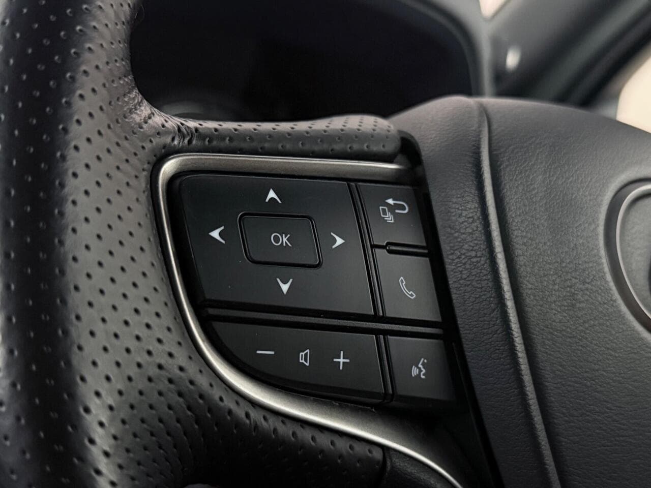 Lexus UX thumbnail Misc Controls