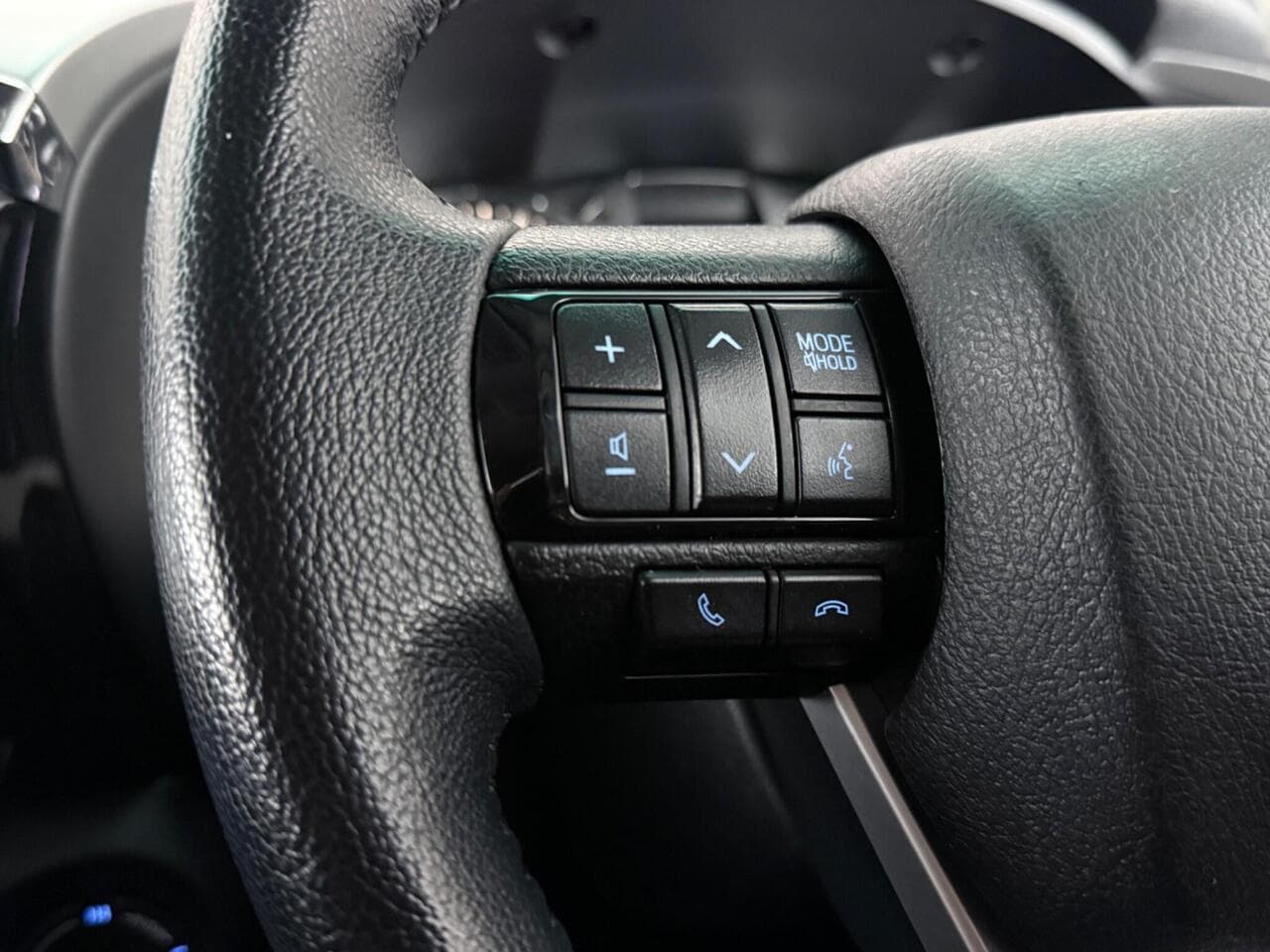 Toyota Hilux thumbnail Misc Controls