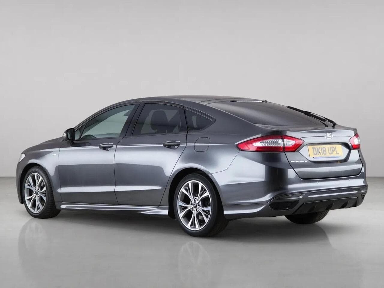 Ford Mondeo thumbnail Rear Left