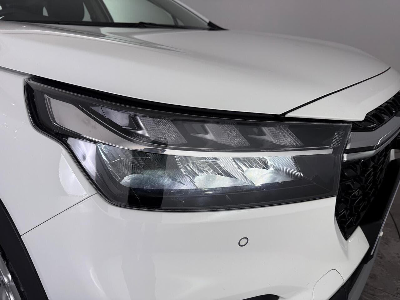 Suzuki S-Cross thumbnail Lights Front