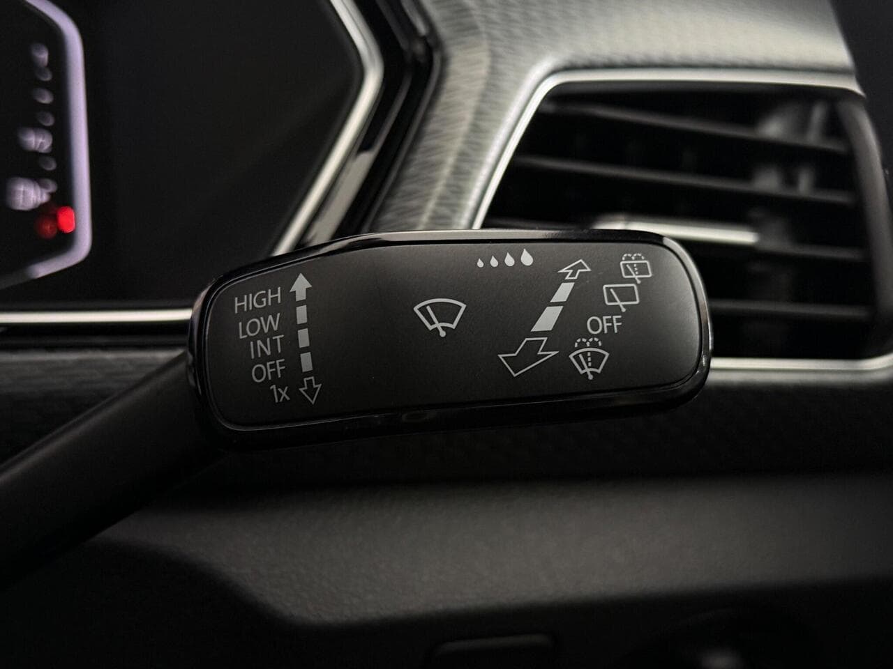 Volkswagen T-Cross thumbnail Misc Controls