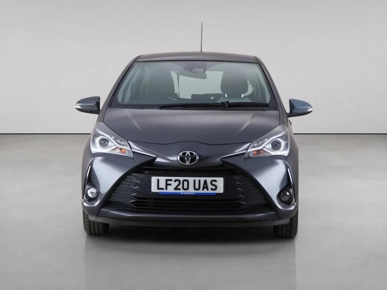 Toyota Yaris thumbnail Front