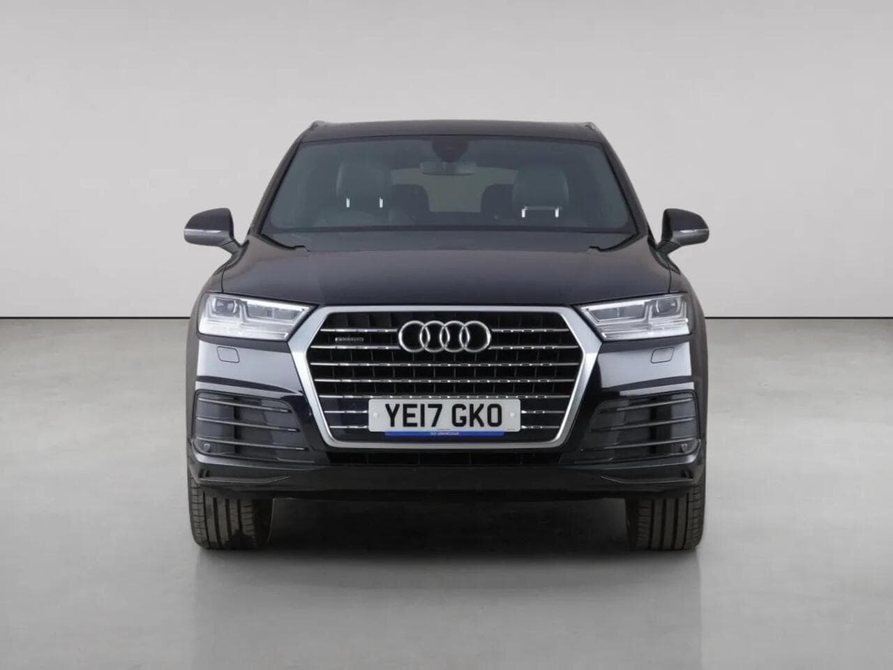 Audi Q7 thumbnail Front