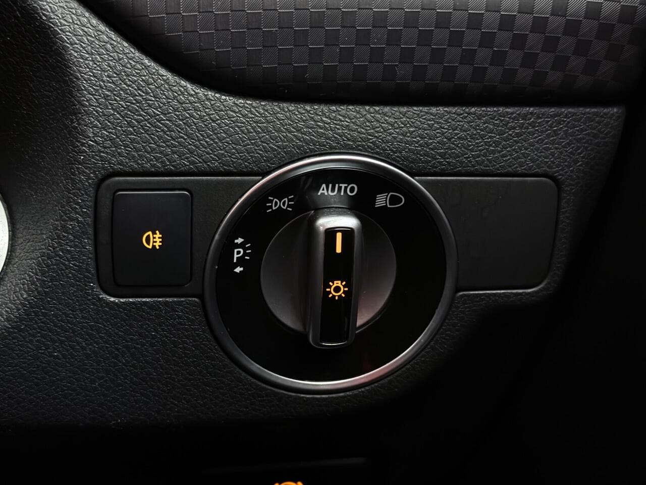 Mercedes-Benz A Class thumbnail Misc Controls