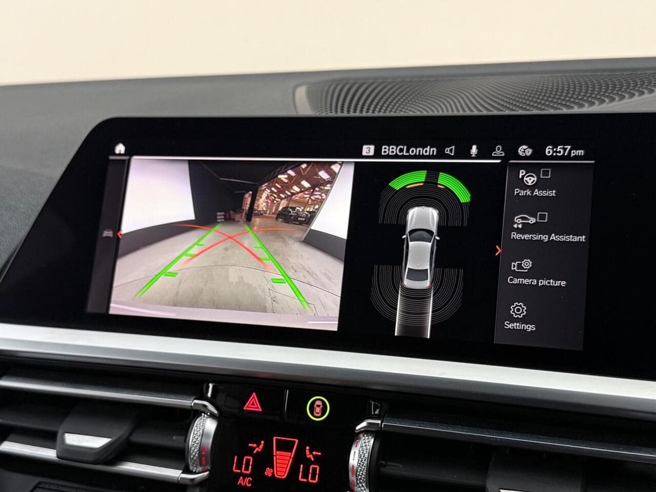 BMW 3 Series thumbnail Infotainment System