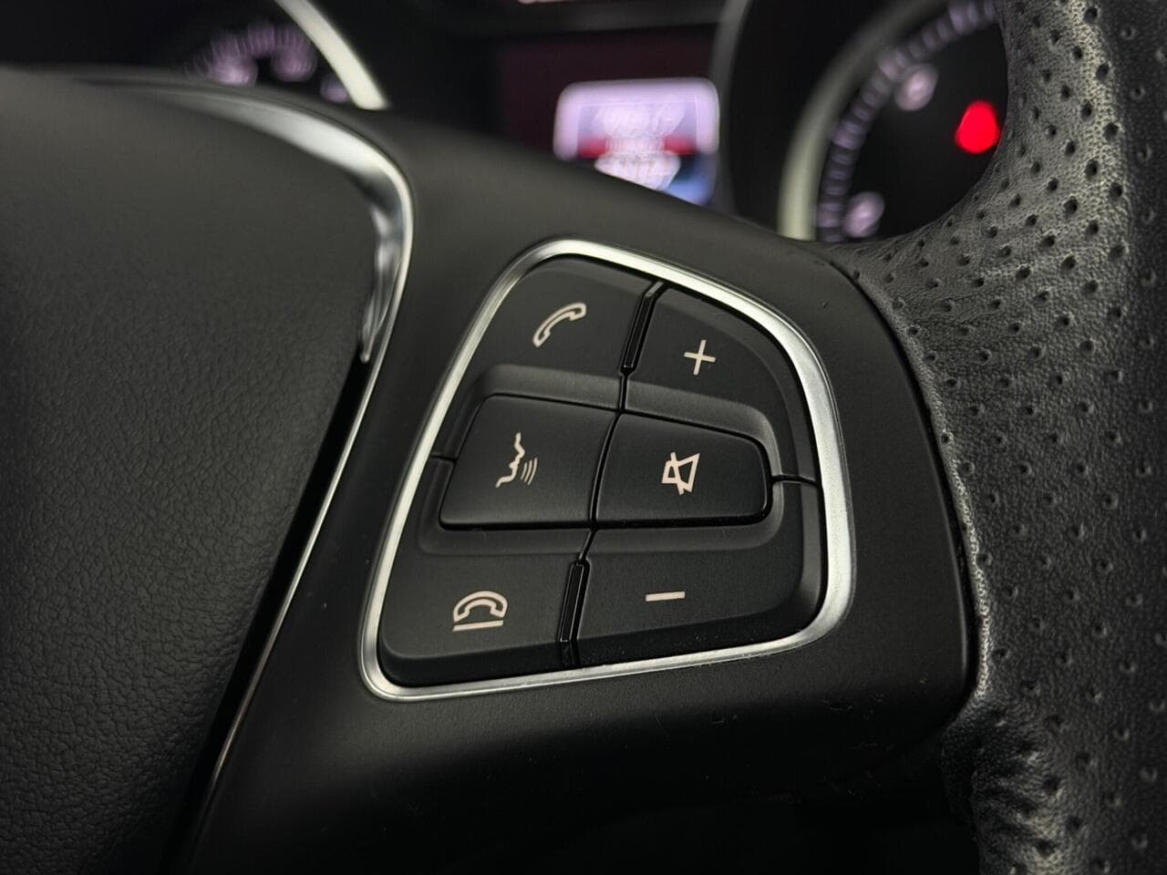 Mercedes-Benz A Class thumbnail Misc Controls