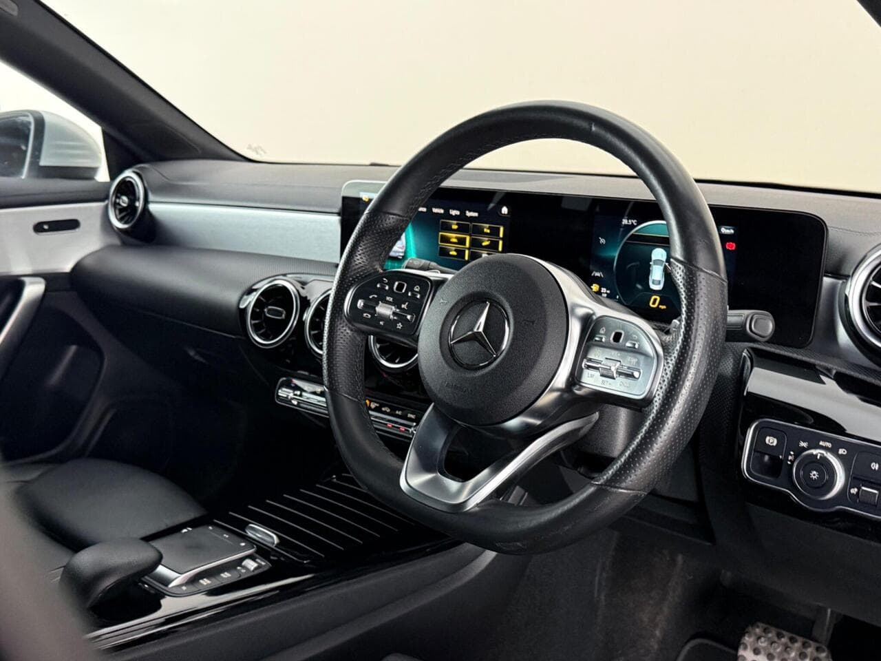 Mercedes-Benz CLA thumbnail Interior Front
