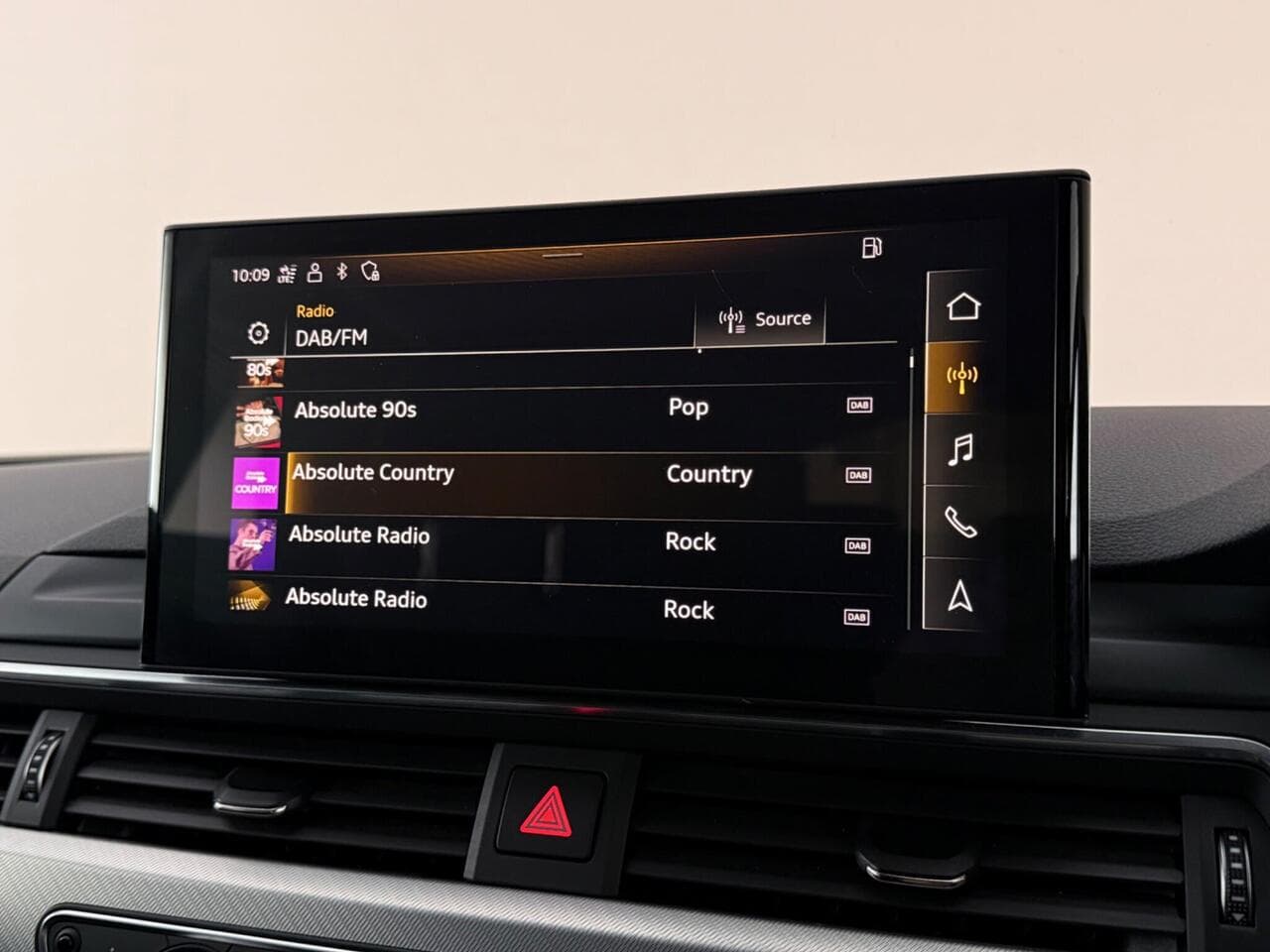Audi A4 thumbnail Infotainment System