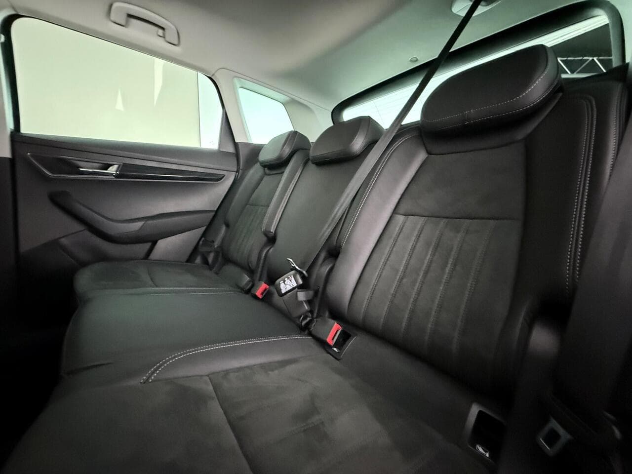 Skoda Karoq thumbnail Seats Rear