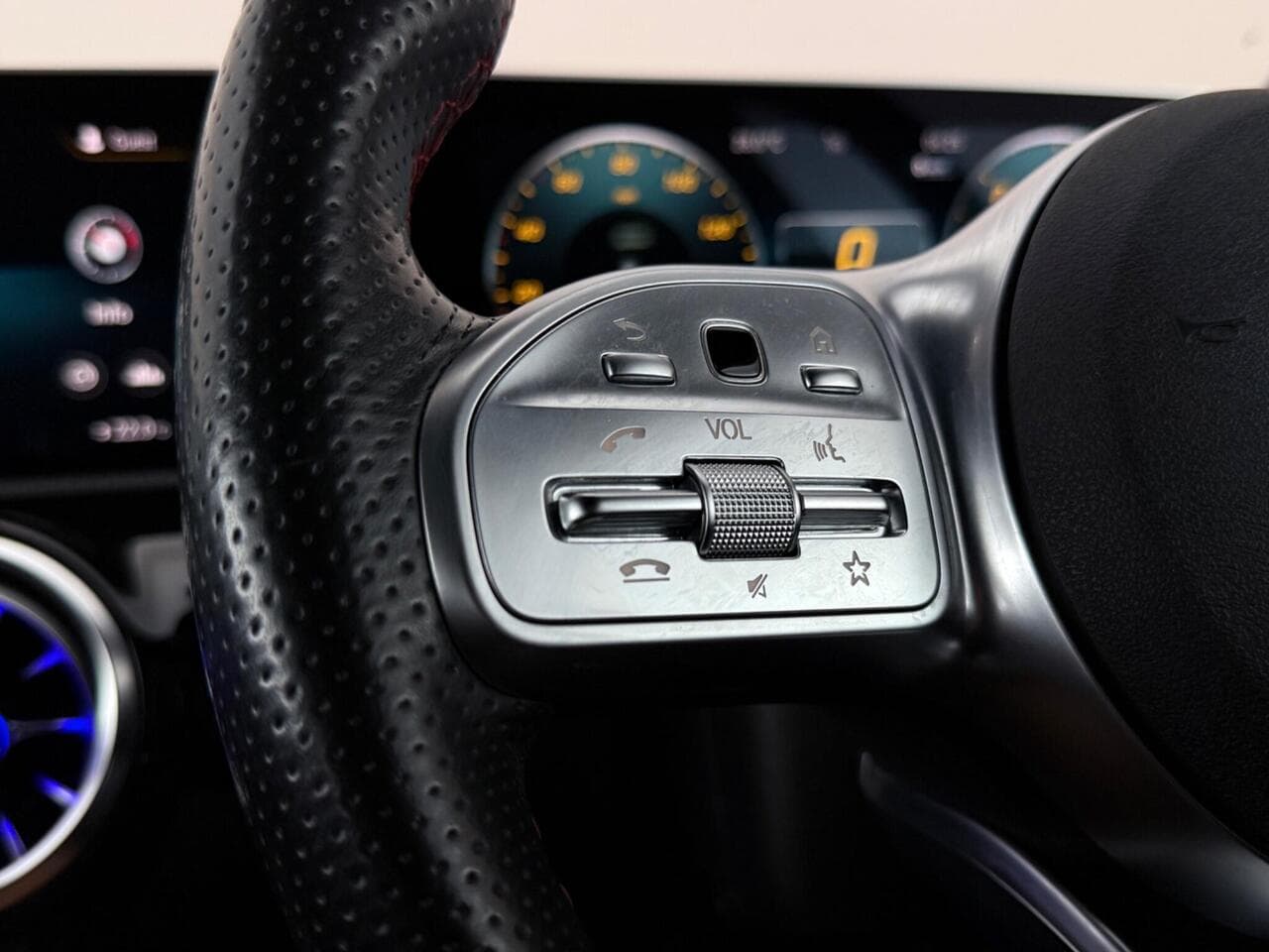 Mercedes-Benz A Class thumbnail Misc Controls