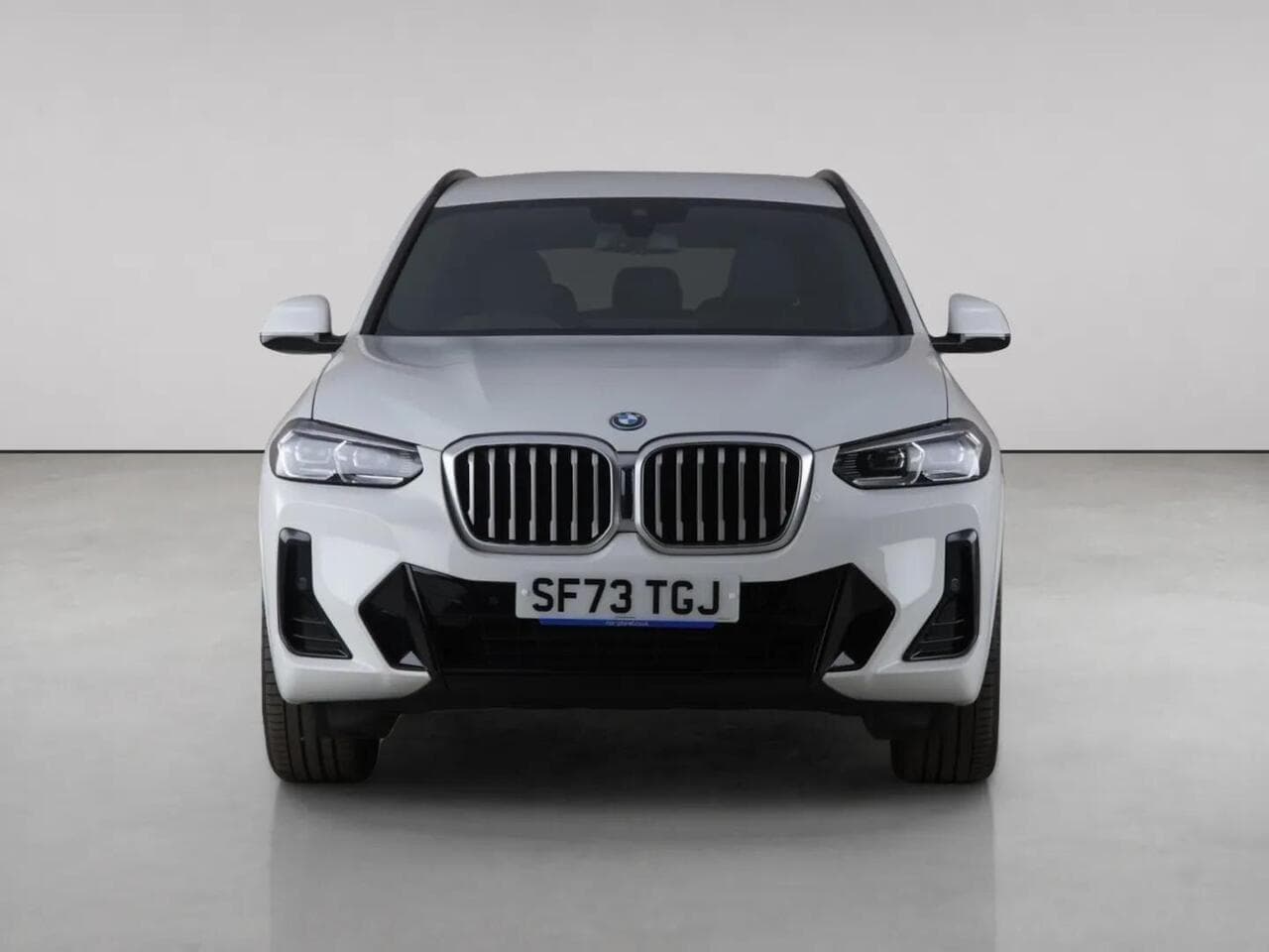 BMW X3 thumbnail Front