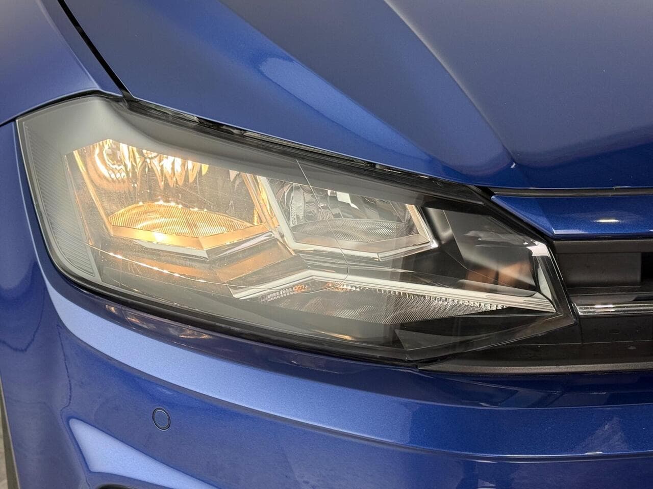 Volkswagen Polo thumbnail Lights Front