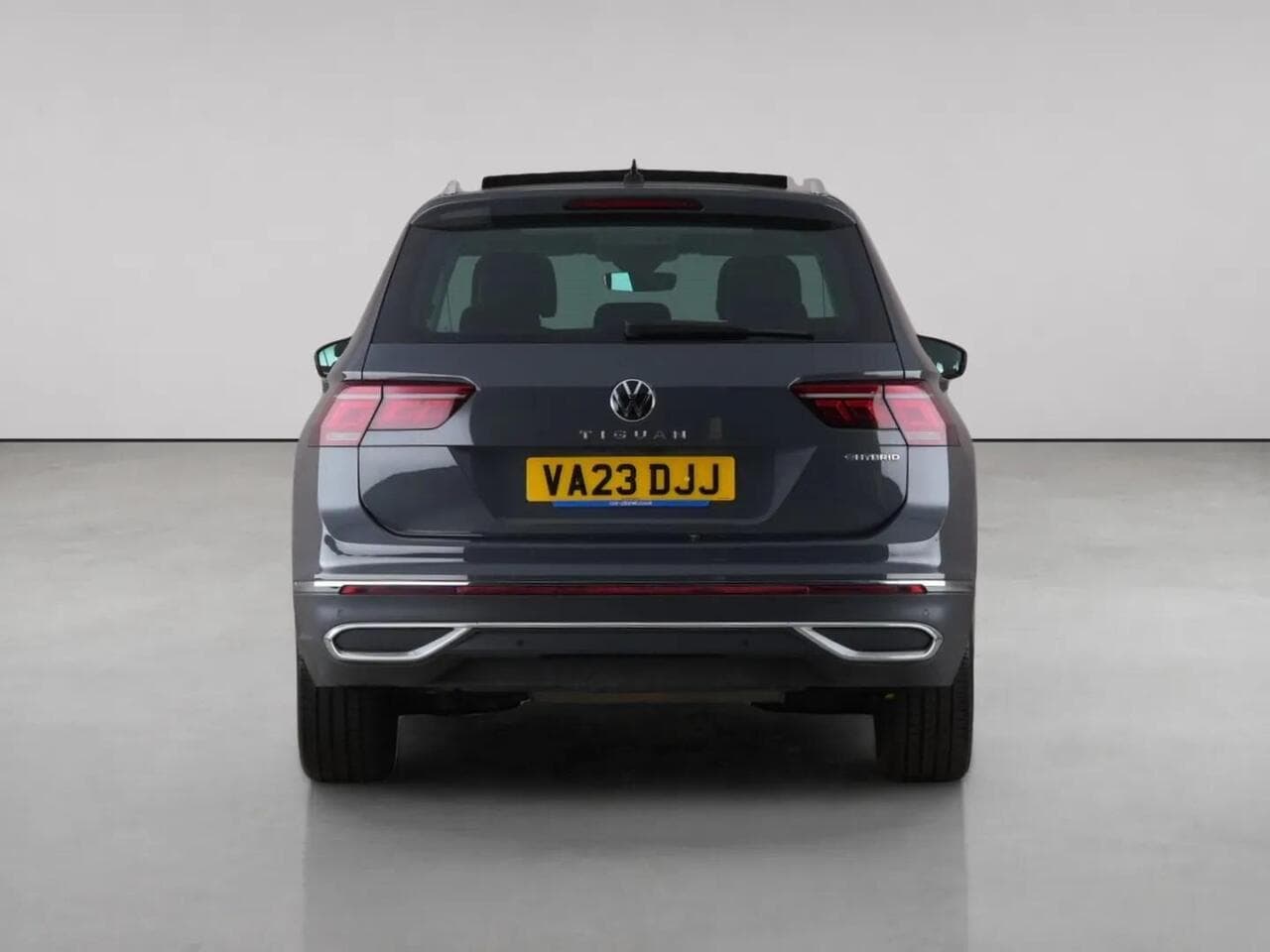Volkswagen Tiguan thumbnail Rear