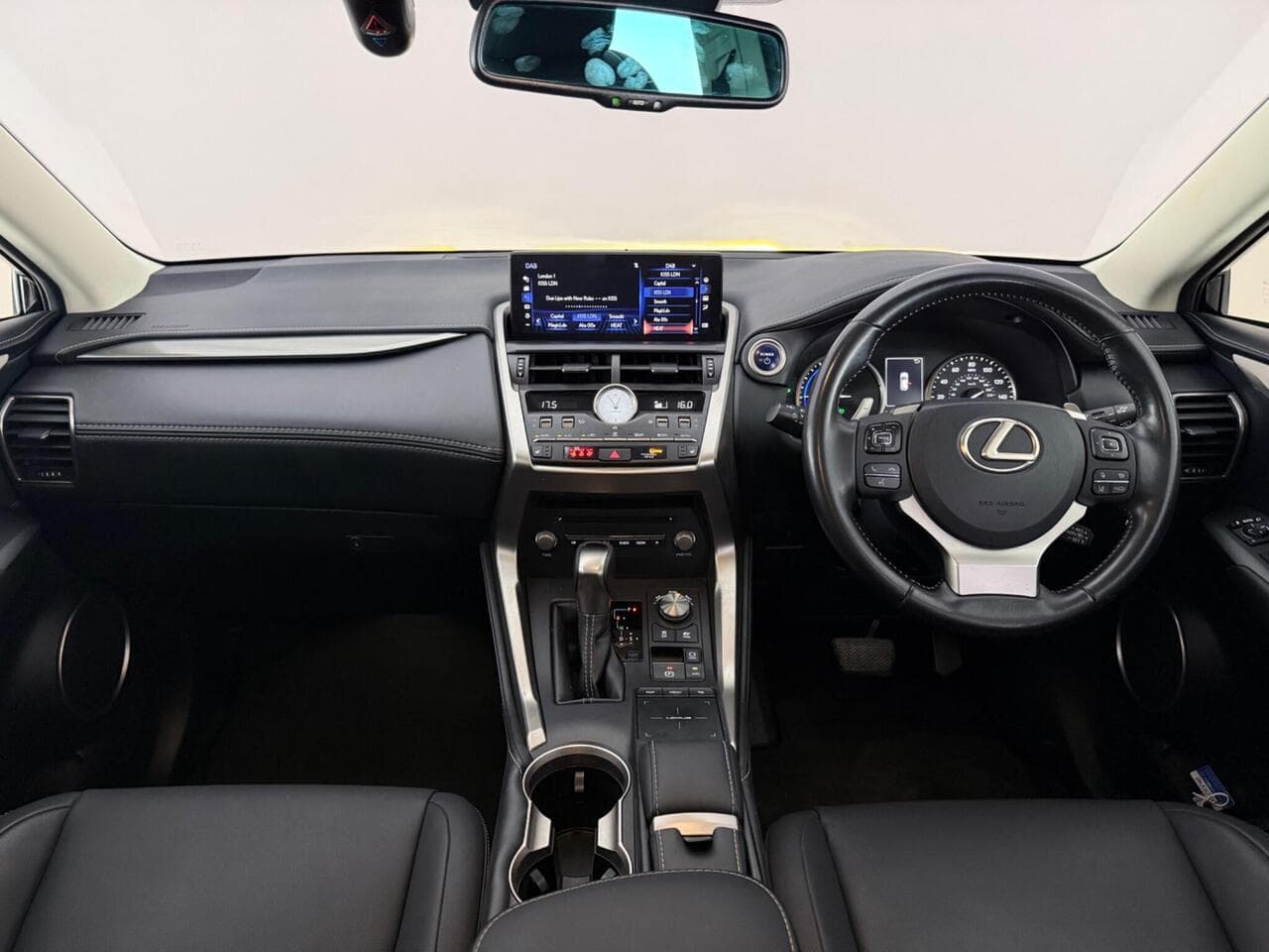 Lexus NX thumbnail Interior Front