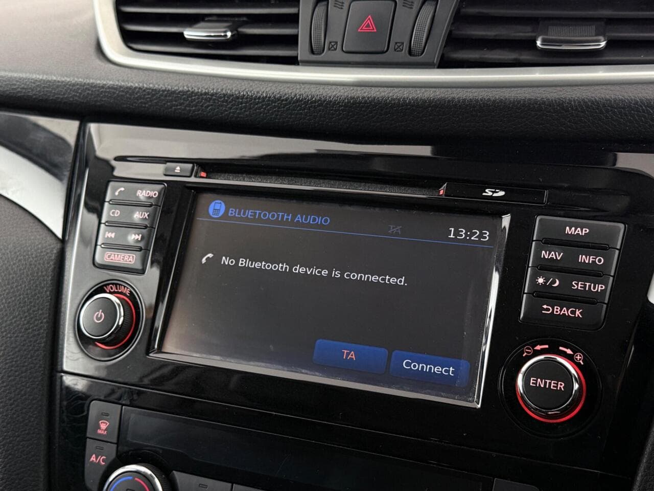 Nissan Qashqai thumbnail Infotainment System