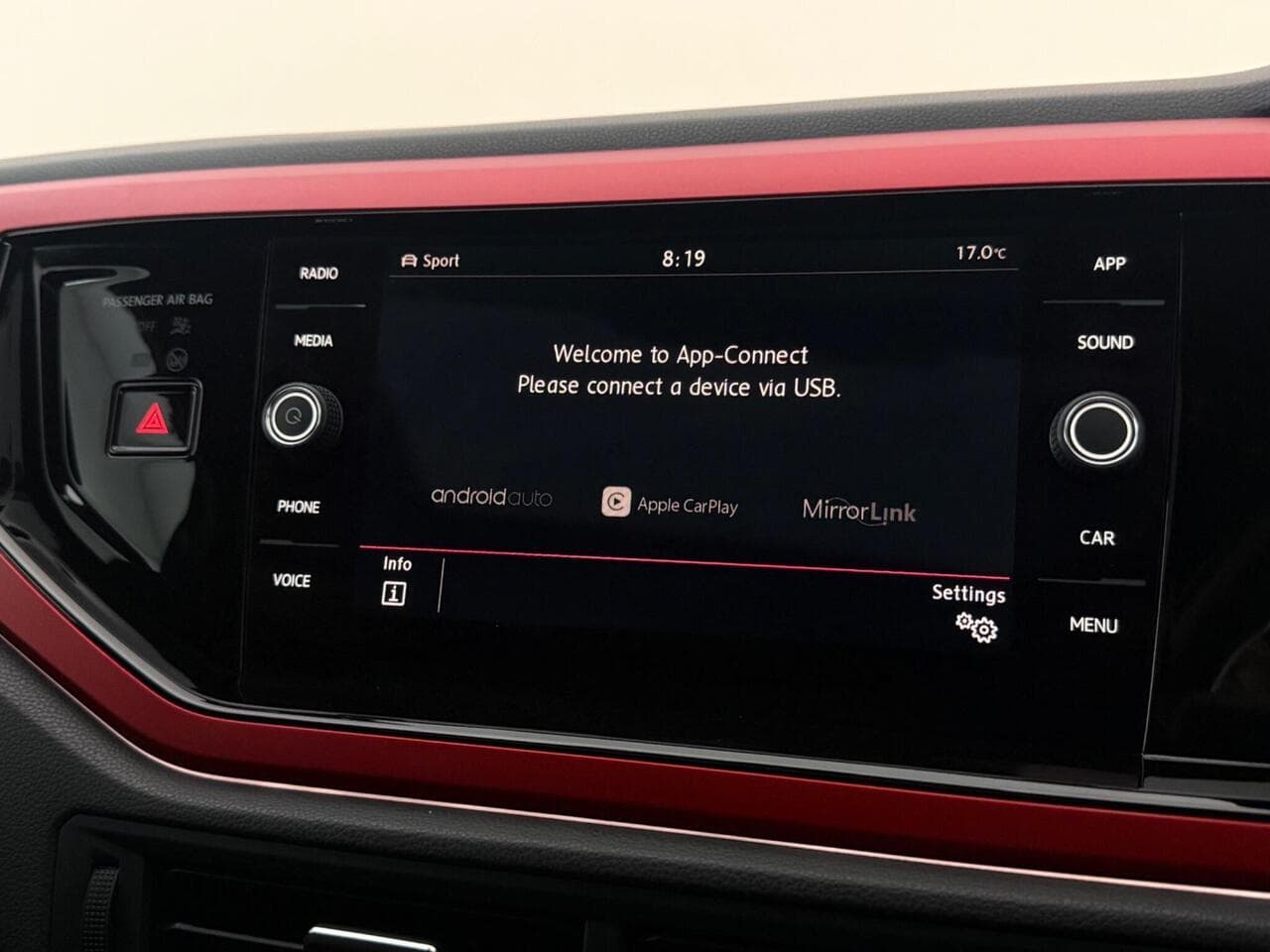 Volkswagen Polo thumbnail Infotainment System