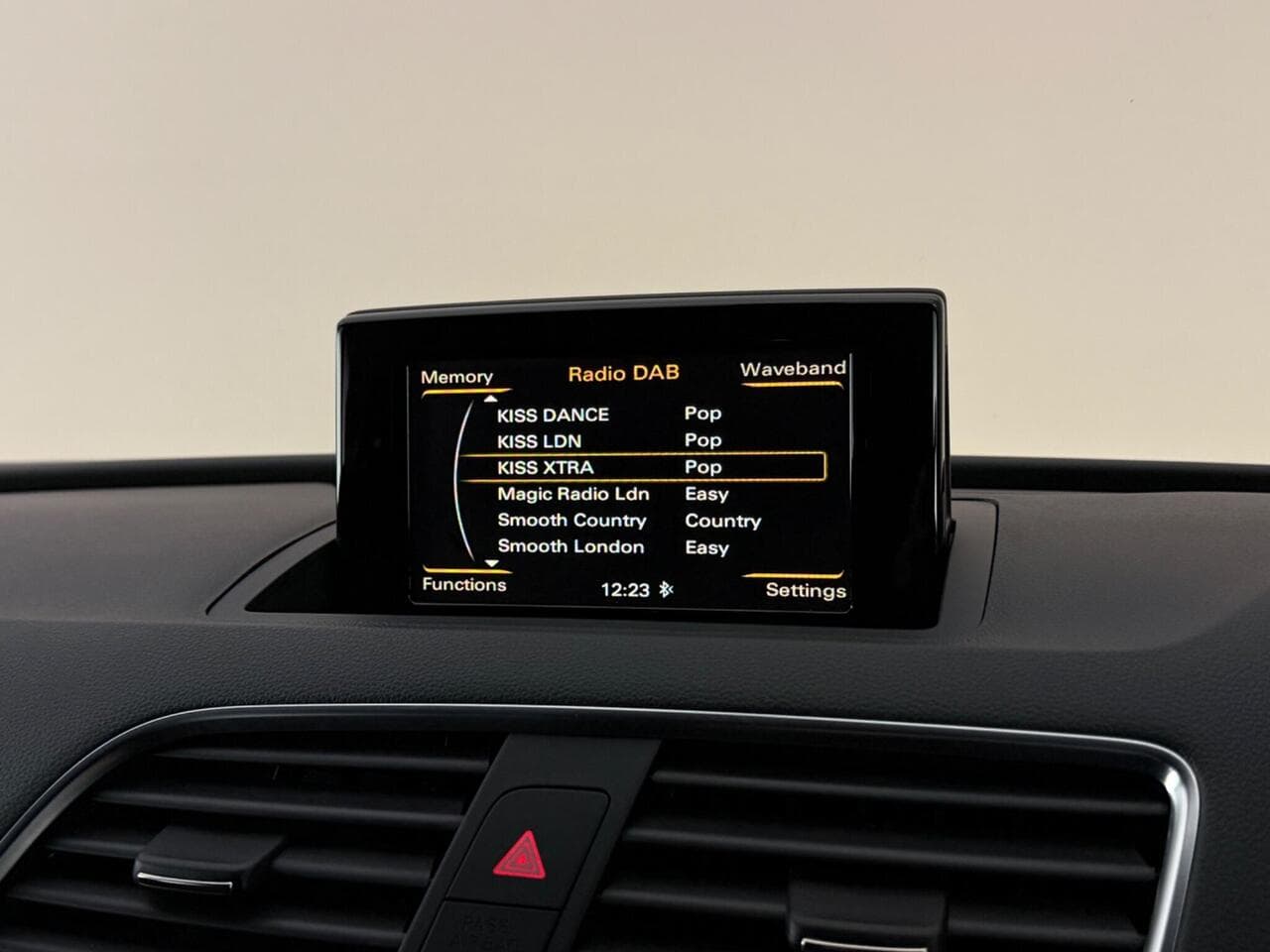 Audi Q3 thumbnail Infotainment System