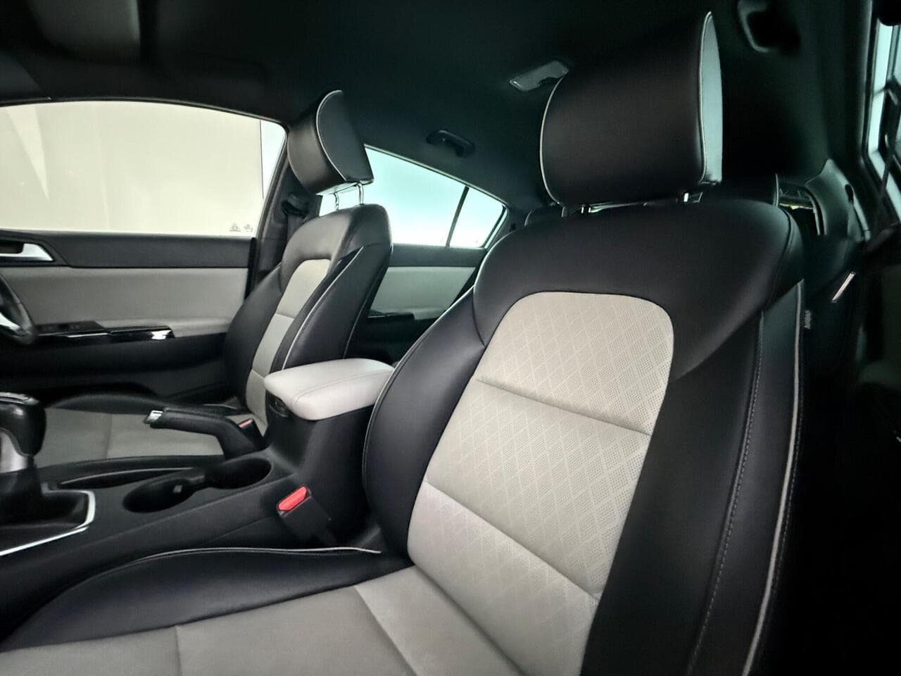 Kia Sportage thumbnail Seat Front Passenger