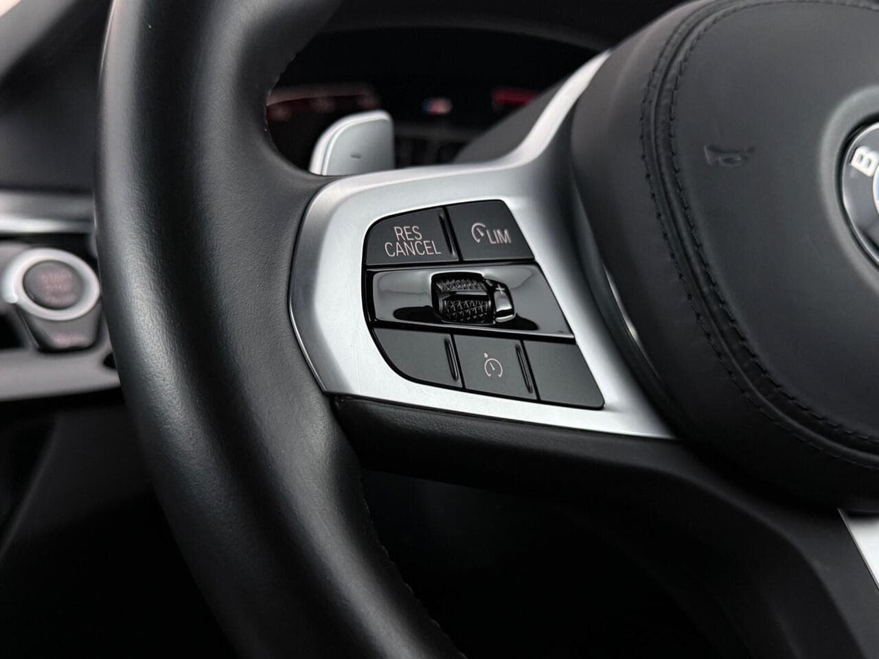 BMW 5 Series thumbnail Steering Wheel