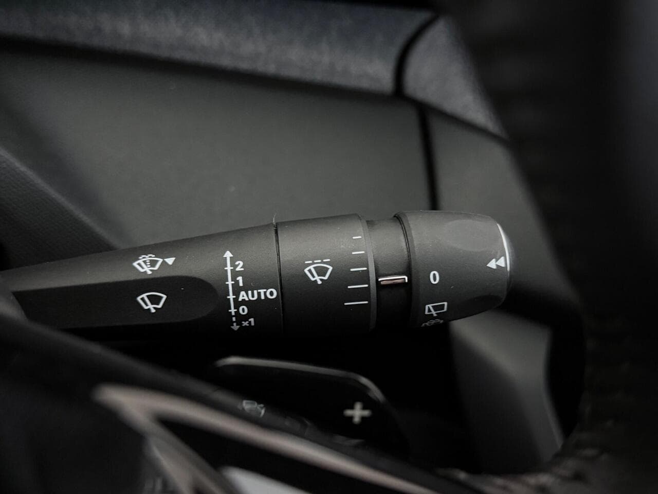 Peugeot 308 thumbnail Misc Controls
