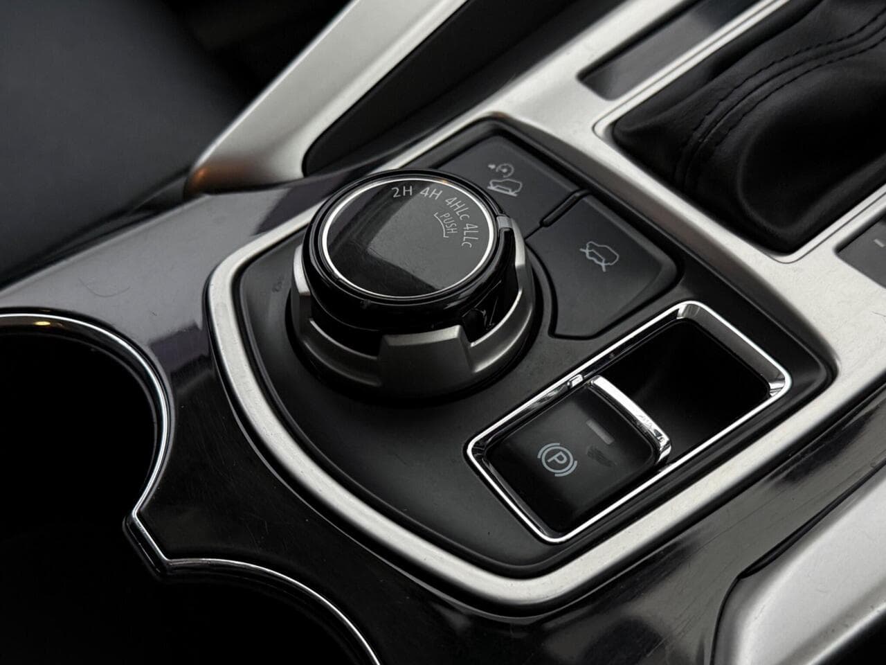 Mitsubishi Shogun Sport thumbnail Misc Controls