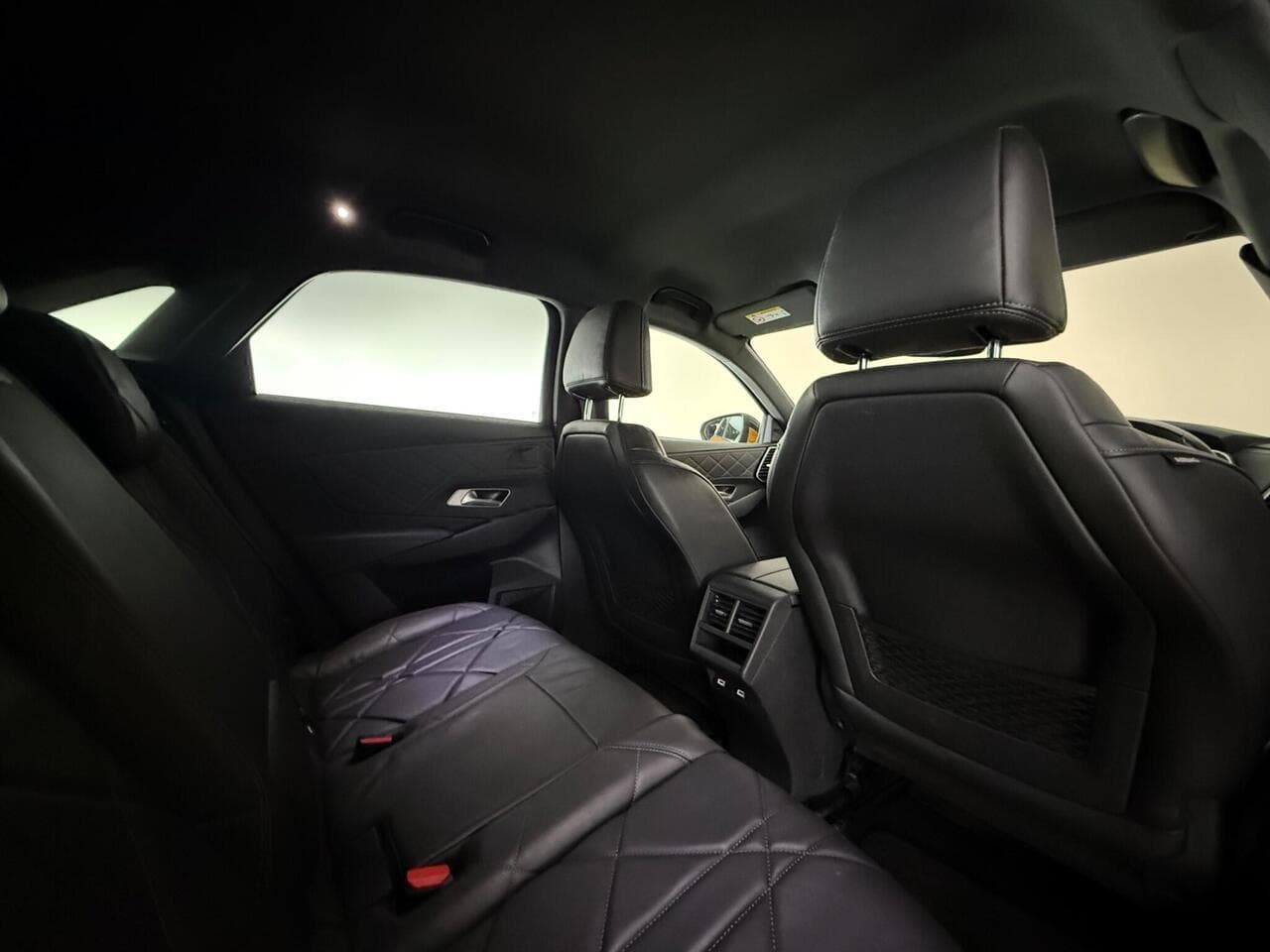 DS AUTOMOBILES DS 7 CROSSBACK thumbnail Seats Rear