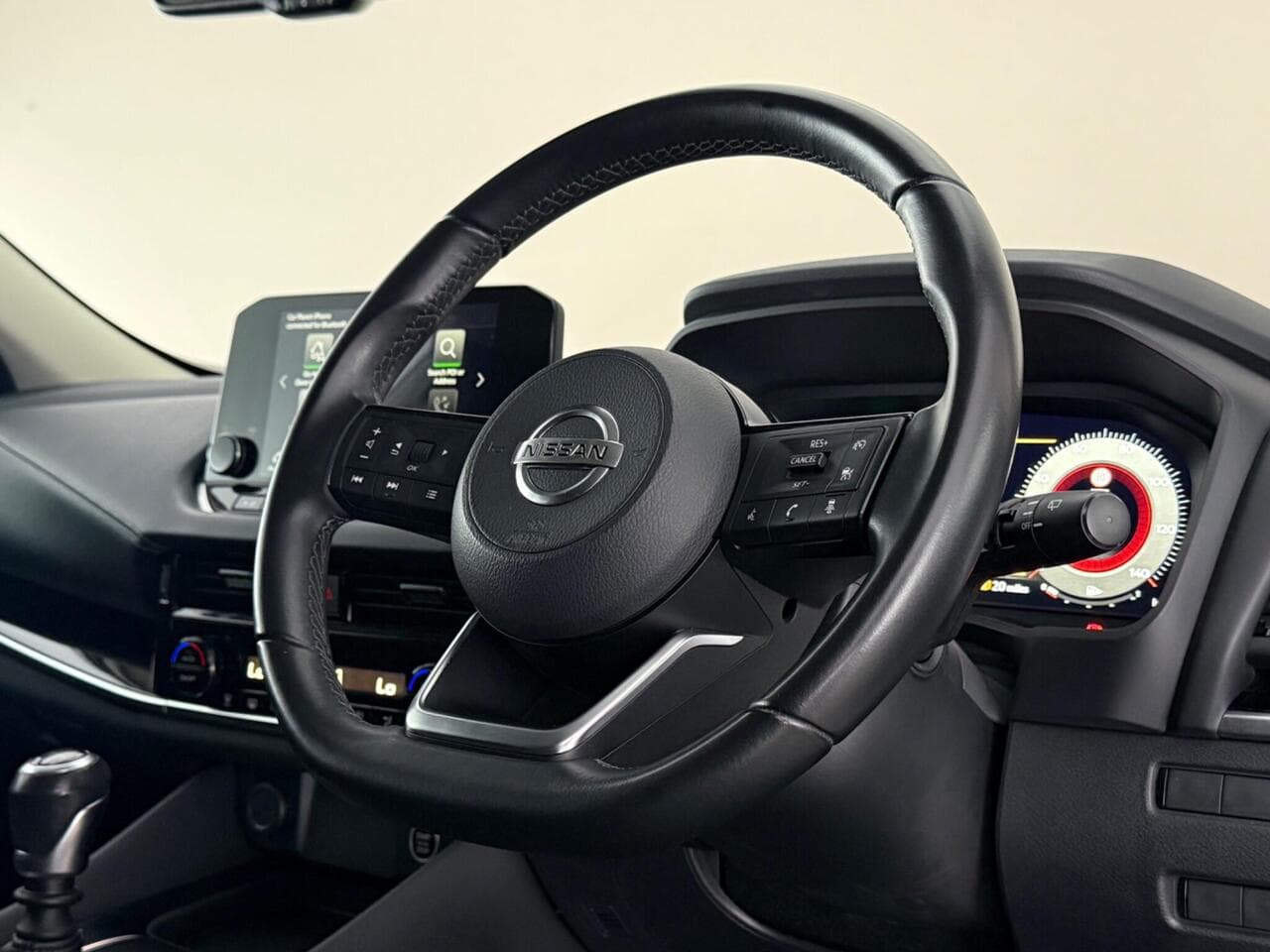 Nissan Qashqai thumbnail Steering Wheel