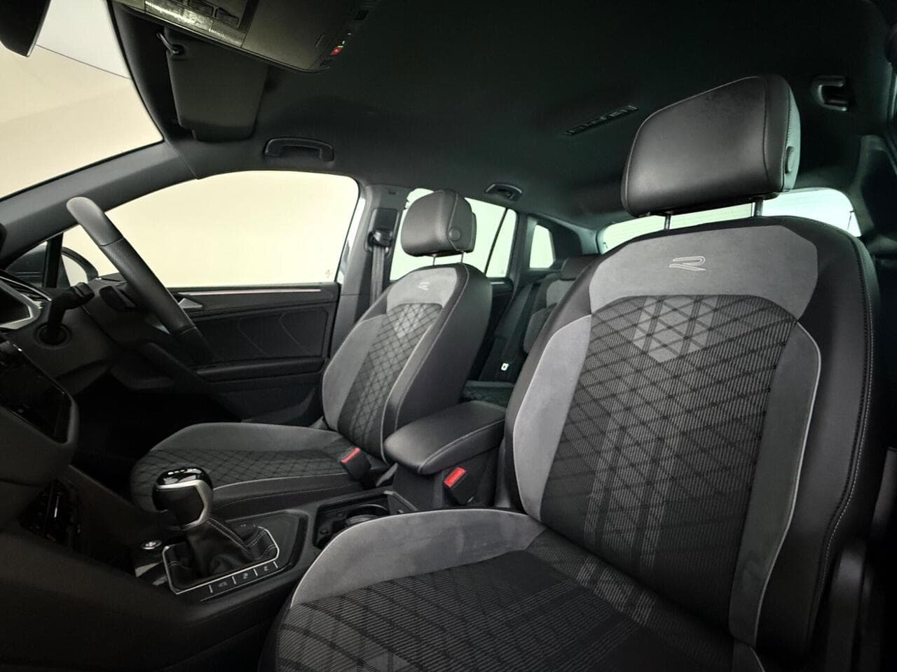 Volkswagen Tiguan thumbnail Seat Front Passenger