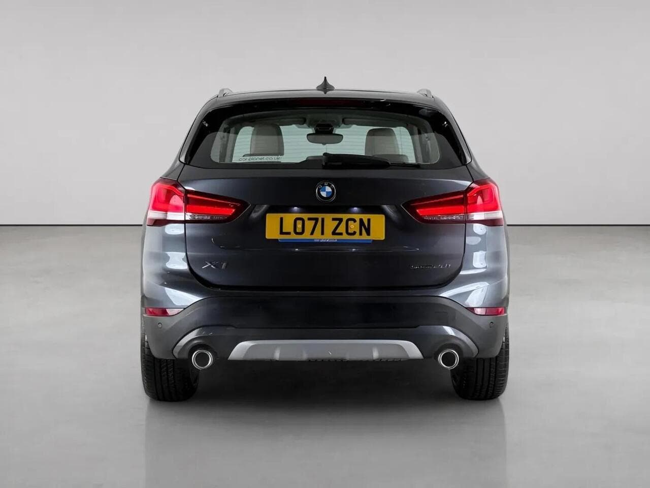 BMW X1 thumbnail Rear