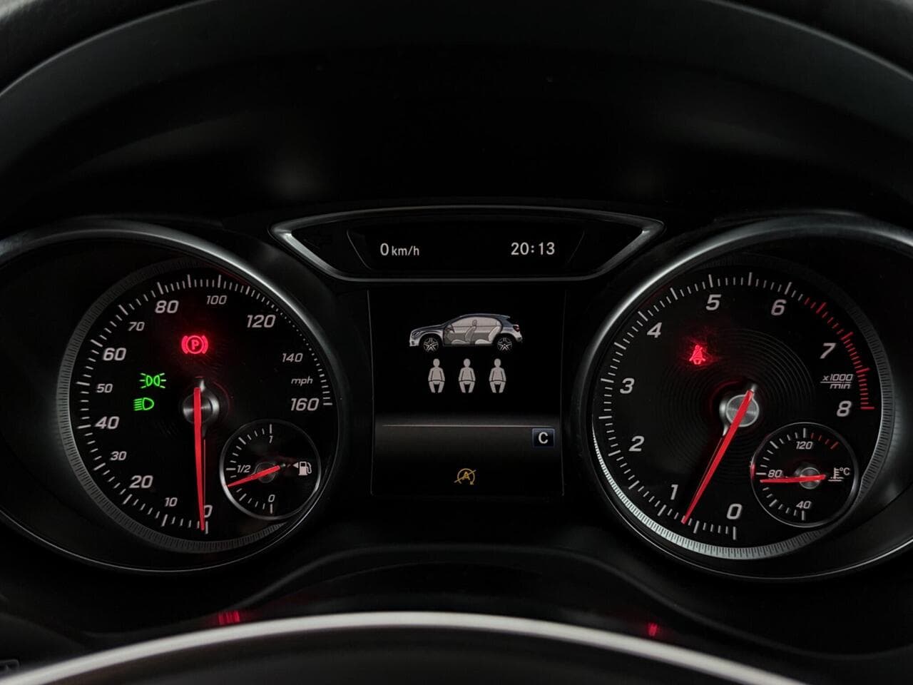 Mercedes-Benz GLA thumbnail Driver Instruments