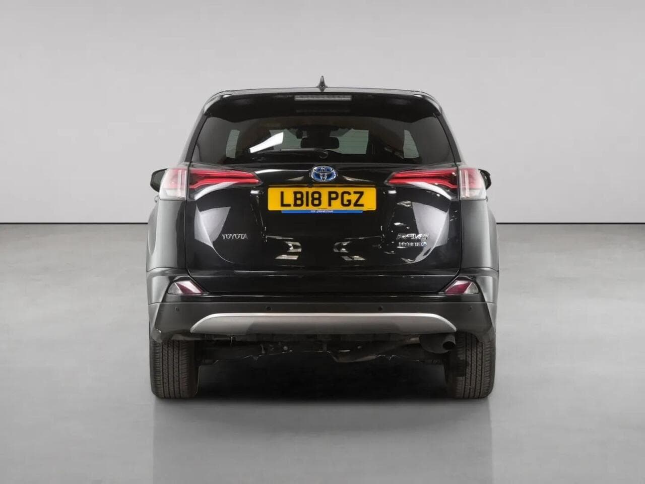 Toyota RAV4 thumbnail Rear