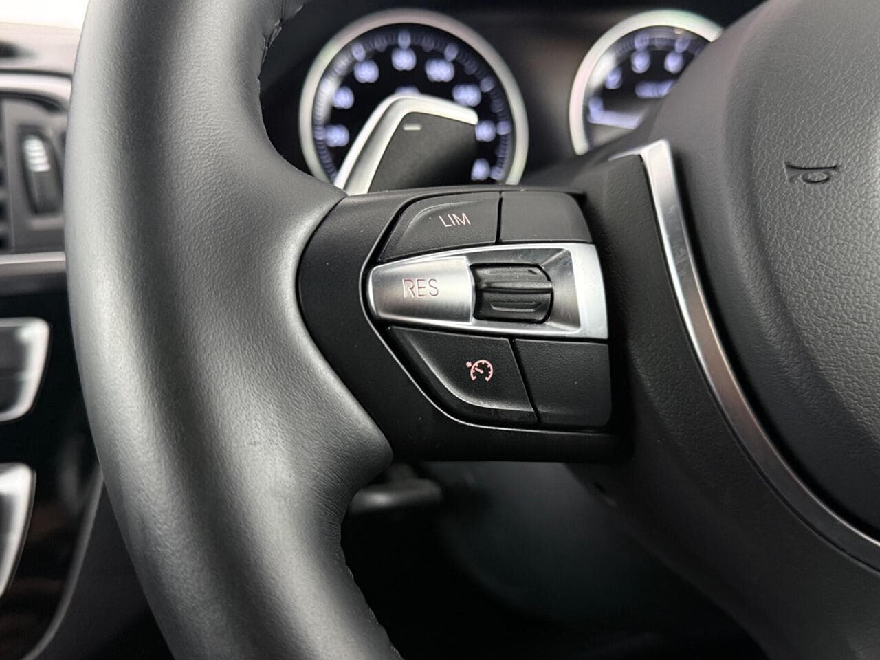 BMW 1 Series thumbnail Misc Controls