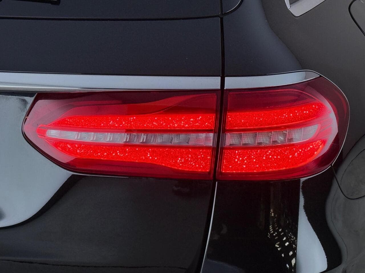 Mercedes-Benz E Class thumbnail Lights Rear