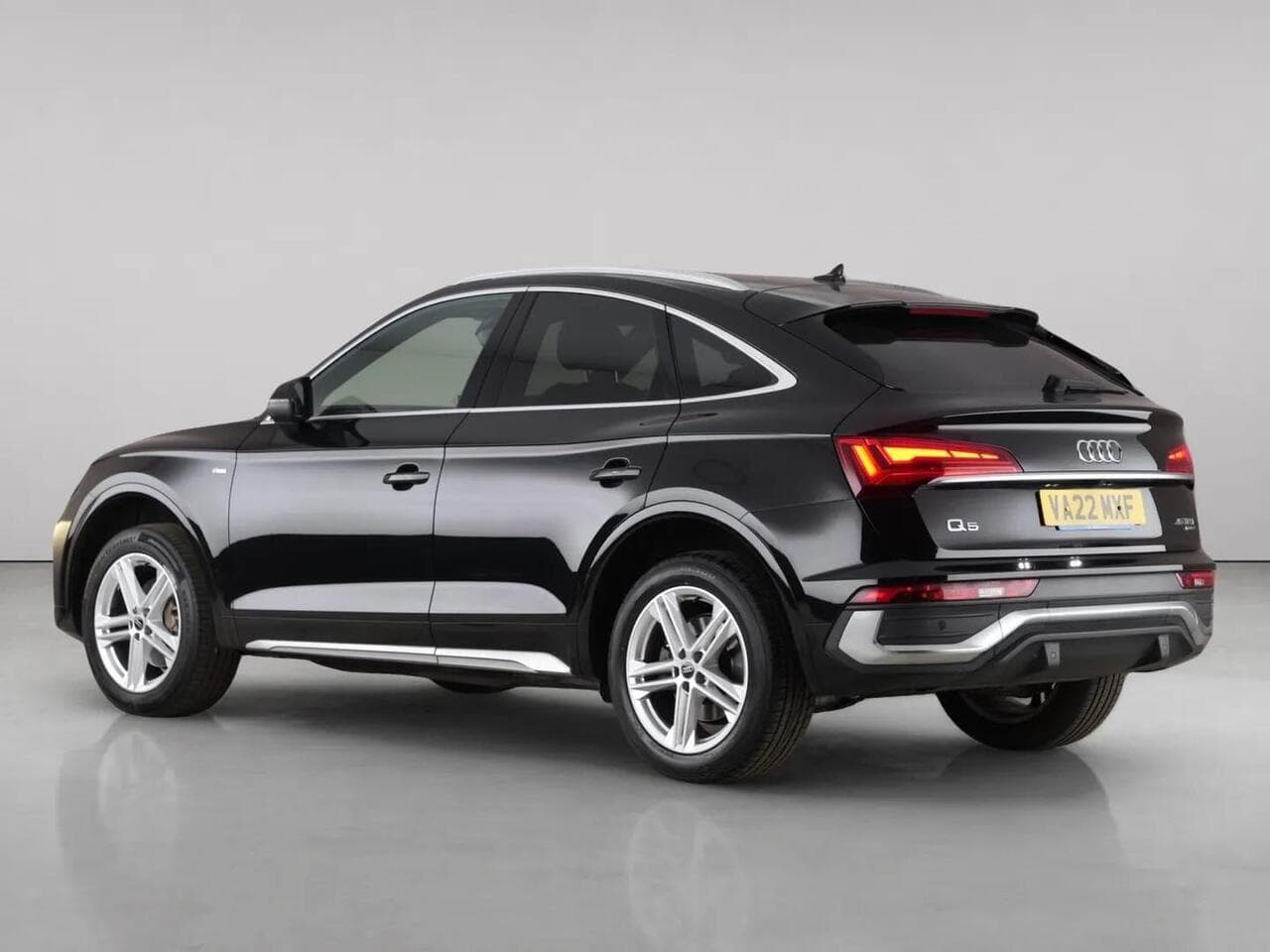 Audi Q5 thumbnail Rear Left