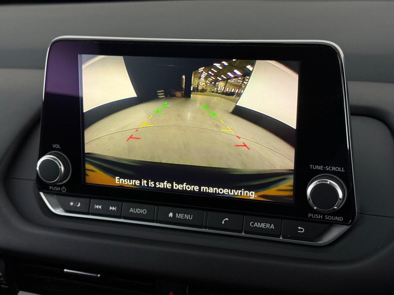 Nissan Qashqai thumbnail Infotainment System