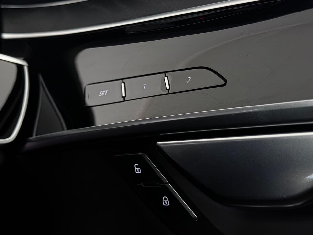Audi A8 thumbnail Misc Controls