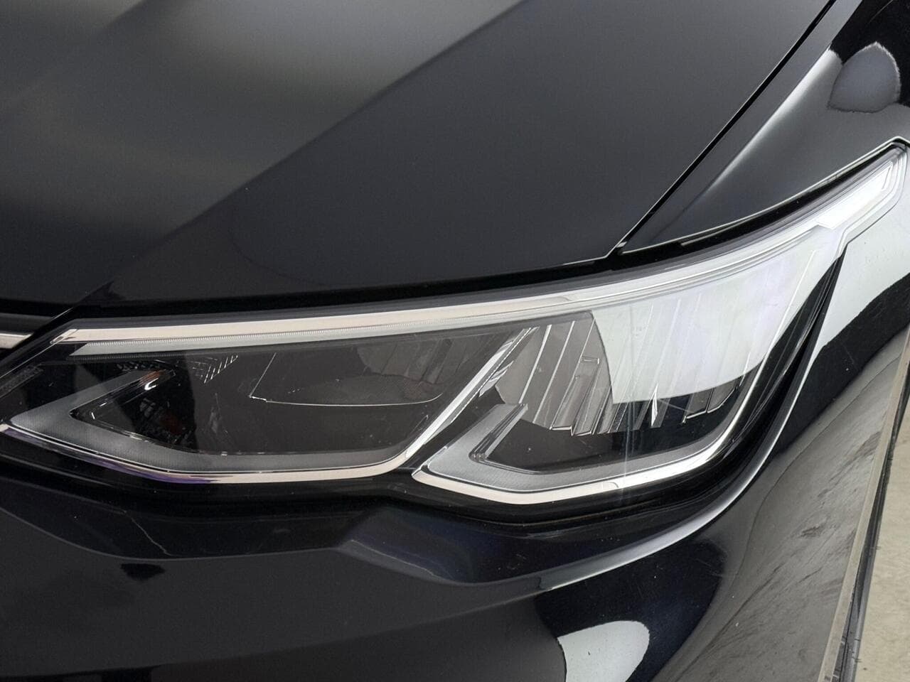 Volkswagen Golf thumbnail Lights Front
