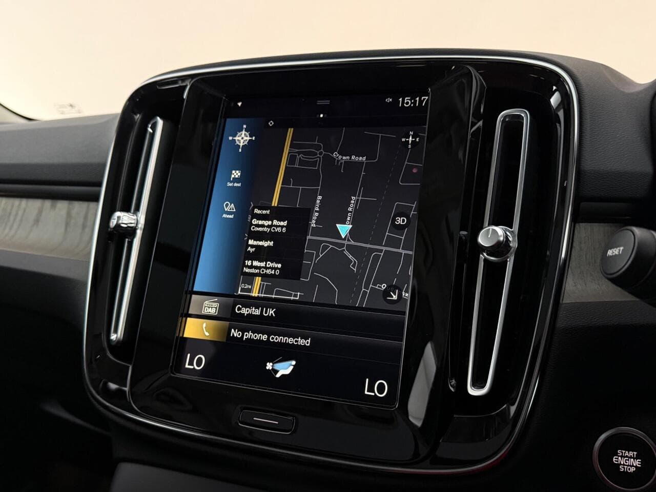 Volvo XC40 thumbnail Infotainment System