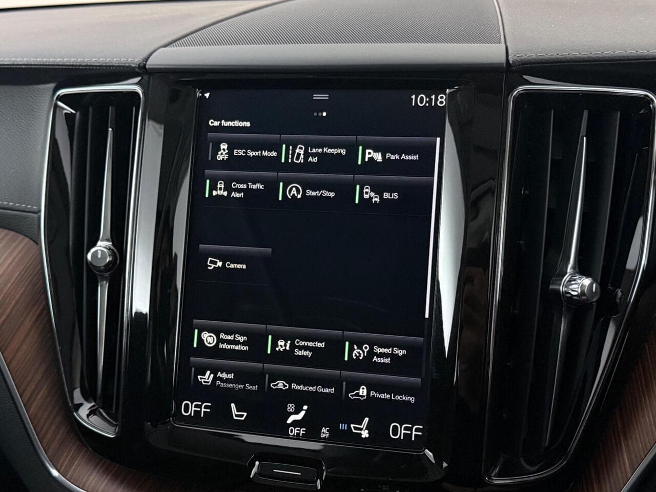 Volvo XC60 thumbnail Infotainment System