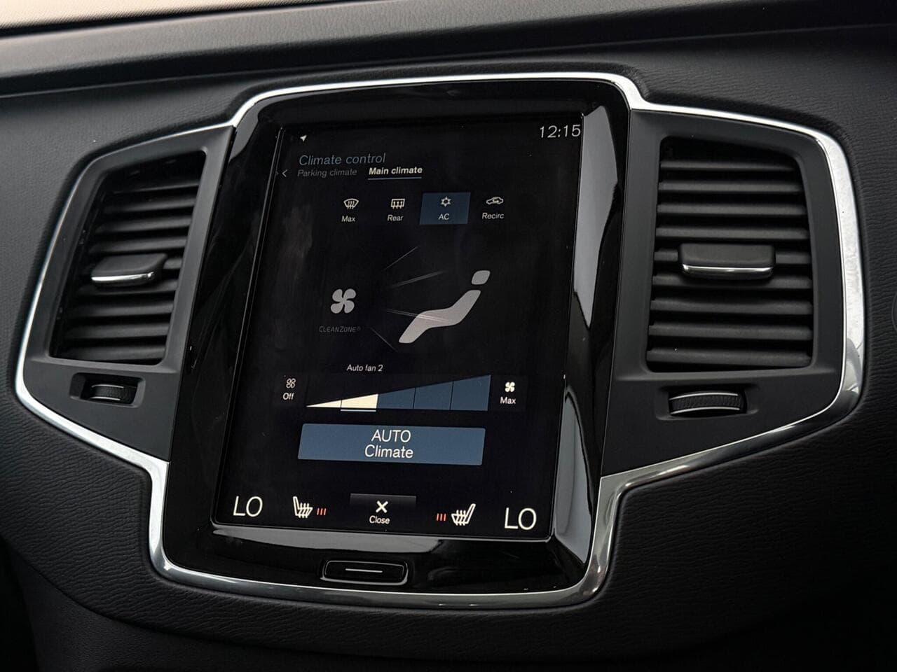 Volvo XC90 thumbnail Infotainment System