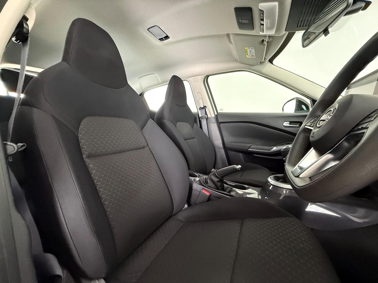 Nissan Juke thumbnail Seat Driver