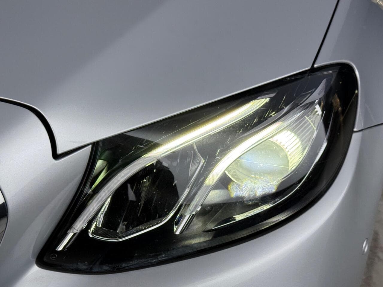 Mercedes-Benz E Class thumbnail Lights Front