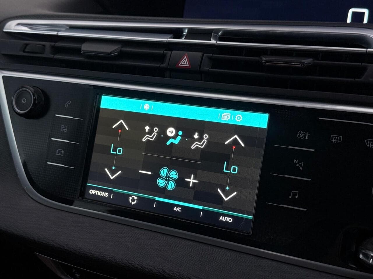 Citroen Grand C4 SpaceTourer thumbnail Infotainment System