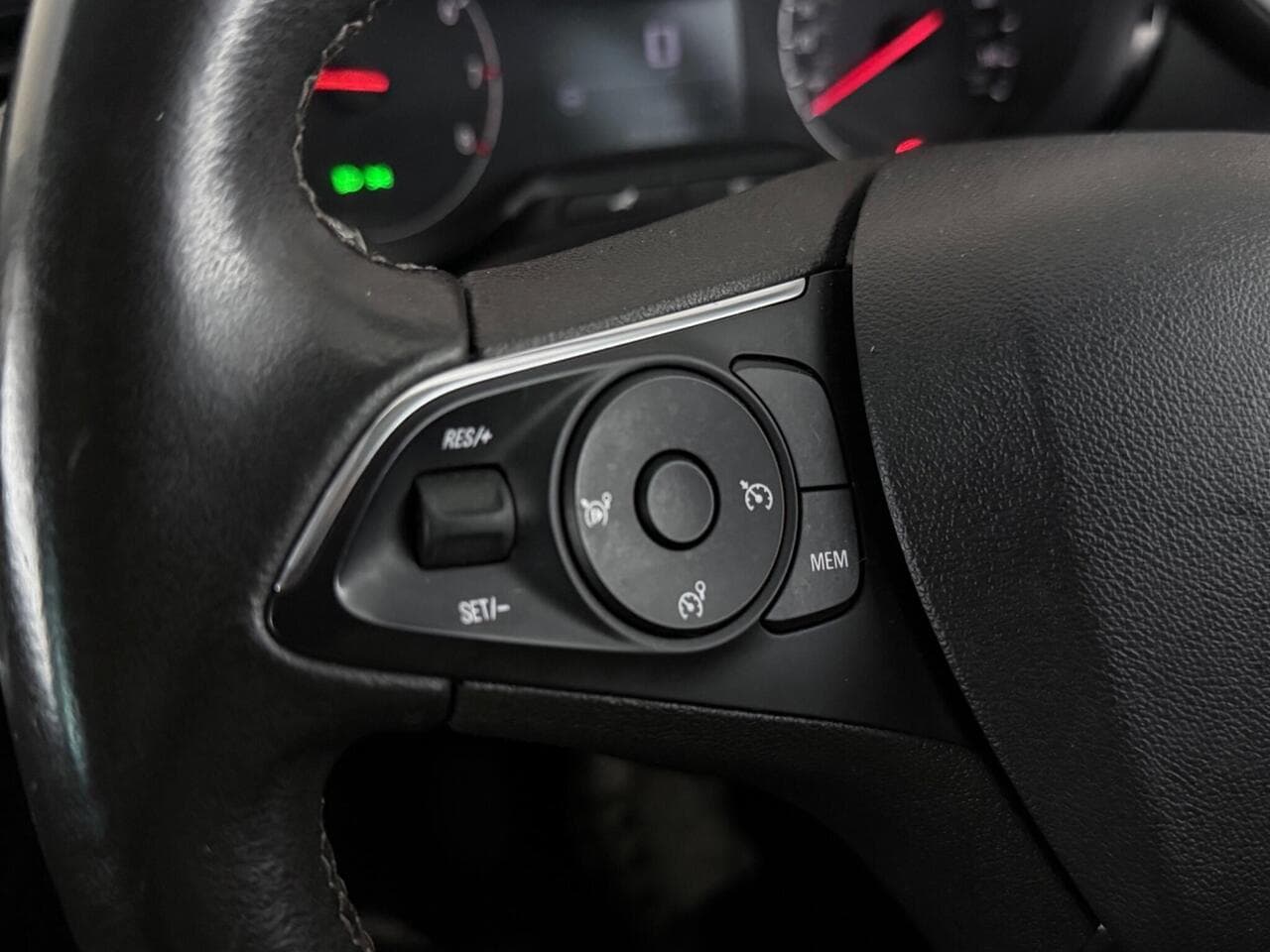 Vauxhall Crossland X thumbnail Misc Controls